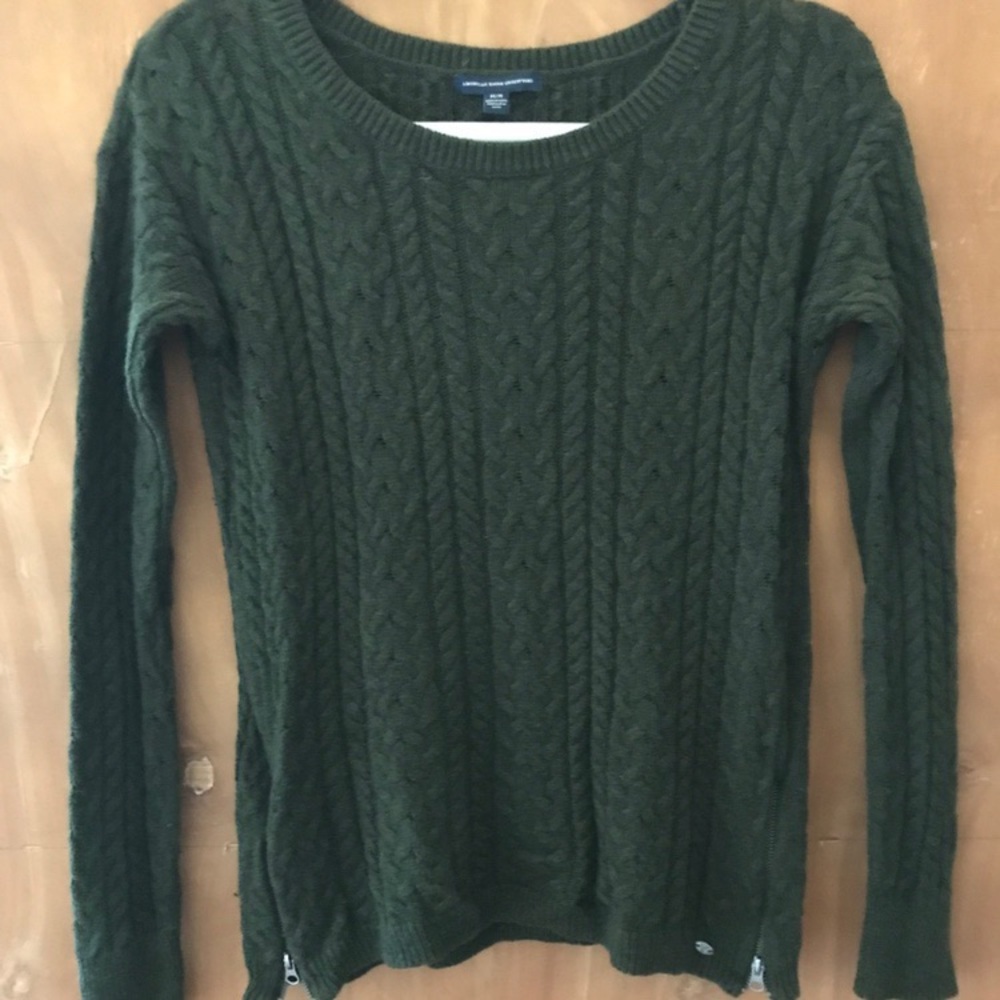 American Eagle Sweater